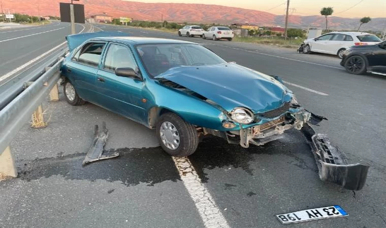 Elazığ’da otomobiller çarpıştı: 4 yaralı