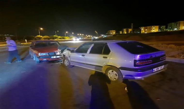 Elazığ’da otomobiller çarpıştı: 4 yaralı