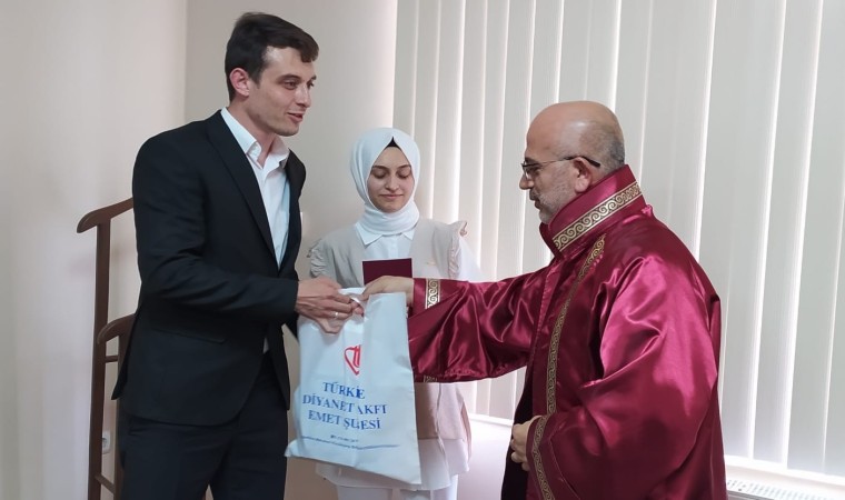 Emet Müftülüğünde ilk resmi nikah kıyıldı