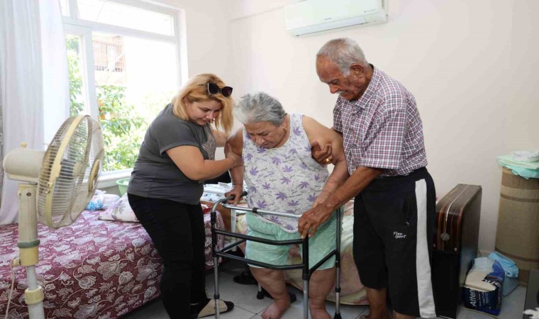 Engelli vatandaşın tekerlekli sandalye talebi yerine getirildi.