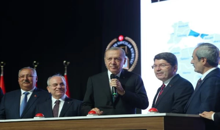 Erdoğan: Önceliklerimizin en başında Türkiye’yi darbe anayasasından kurtarmak var (2)