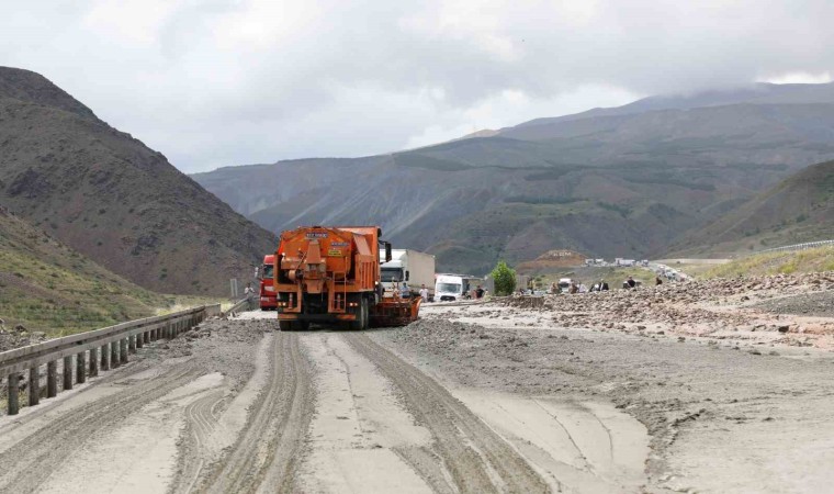 Erzincan - Sivas kara yolu ulaşıma açıldı