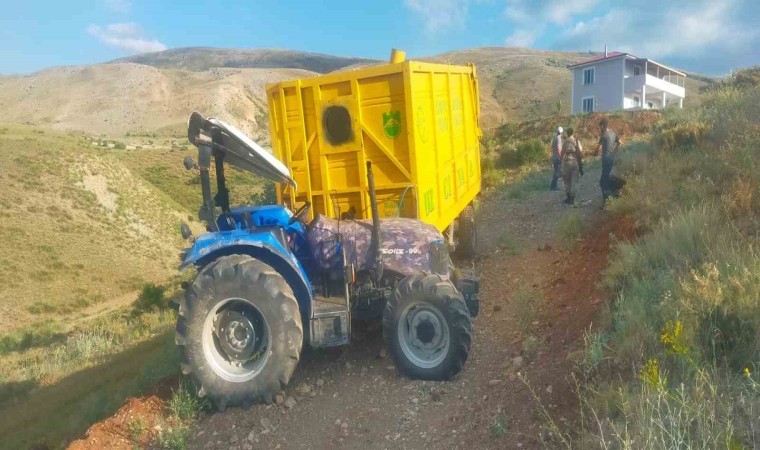 Erzincanda traktör kazası: 1 ölü 1 yaralı