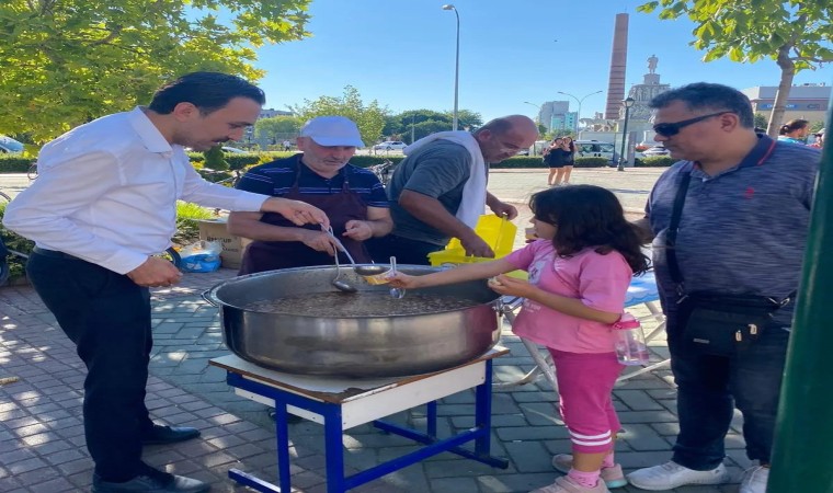 Eskişehir TÜGVA dan ‘aşure dağıtımı