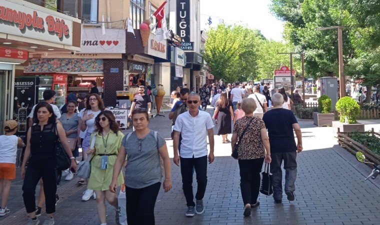 Eskişehirli vatandaşların güzel hava keyfi