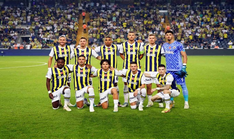 Fenerbahçe ilk resmi maçına taraftarı önünde çıktı