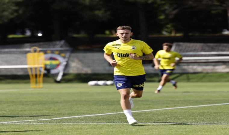 Fenerbahçe’de Sebastian Szymanski ilk antrenmanına çıktı