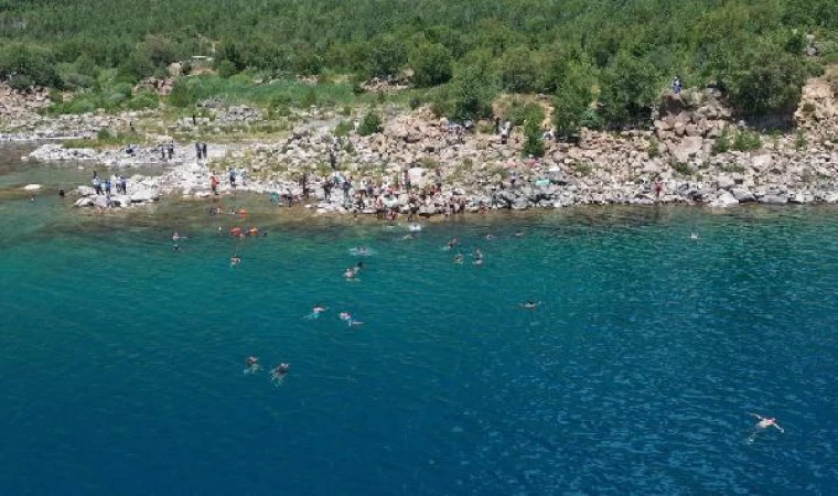 Festival kapsamında Nemrut Krater Gölü’nde yüzdüler