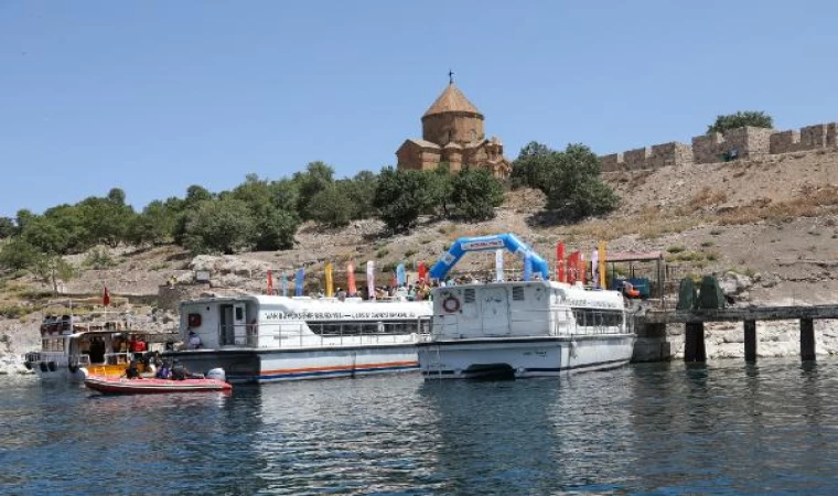 Festival kapsamında Nemrut Krater Gölü’nde yüzdüler (2)