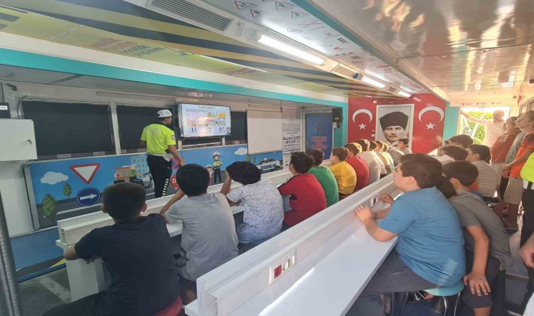 Fethiye emniyetinden Mobil Trafik Eğitim Tırı