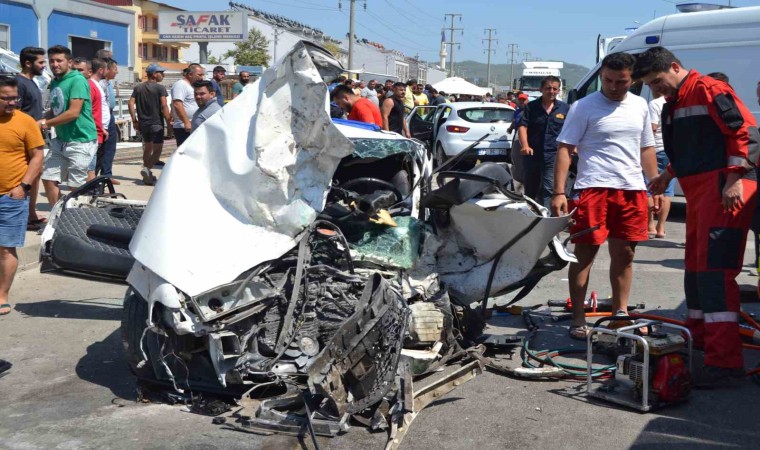 Fethiyede 4 araçlı trafik kazası: 1 ölü, 5 yaralı