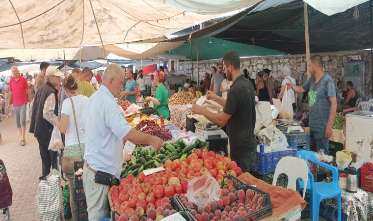 Fethiyede meyve fiyatları cep yakıyor