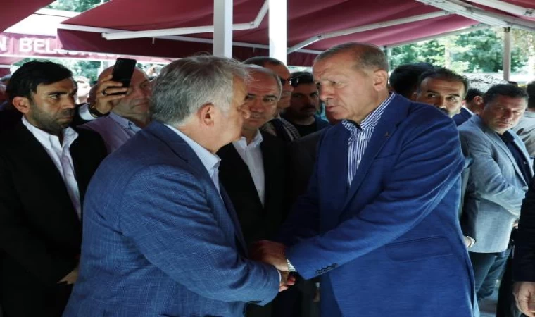 (Fotoğraflar) Cumhurbaşkanı Erdoğan, Hayati Yazıcı’nın annesinin cenaze törenine katıldı 