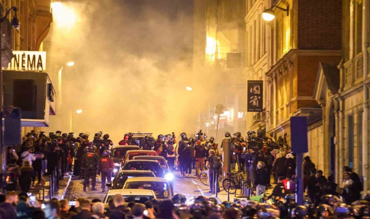 Fransada polis kurşunuyla ölen Nahelin büyükannesinden sükunet çağrısı