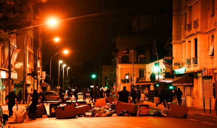 Fransada silah mağazası yağmalandı, av tüfekleri çalındı