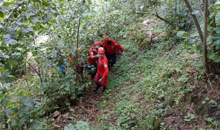 Giresunda göçük altında aranan şahsın cansız bedeni olay yerinden 2 km aşağıda dere kenarında bulundu