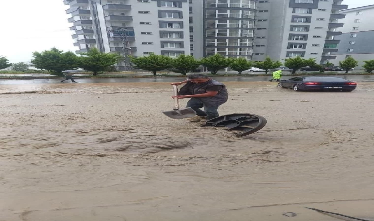 Giresun’da sağanak; dere taştı, evleri su bastı