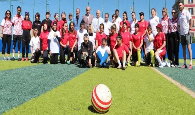 Görme engelli kadın futbolcular, milli formayı giymek için mücadele ediyor