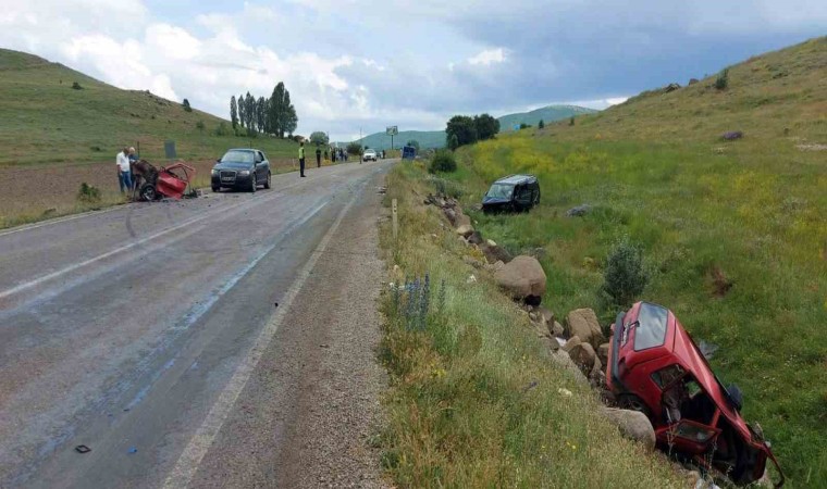 Gümüşhanedeki kazada ikiye bölünen otomobilin sürücüsü kurtarılamadı