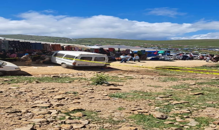 Halat kopunca çekilen minibüs pazara girdi: 3 yaralı