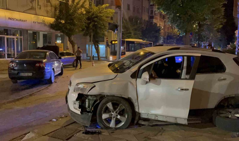 Hatalı dönüş kazaya neden oldu: 1 yaralı