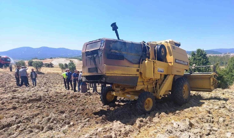 Hisarcıkta biçerdöverden çıkan yangında 7 dekar hububat ekili arazi zarar gördü