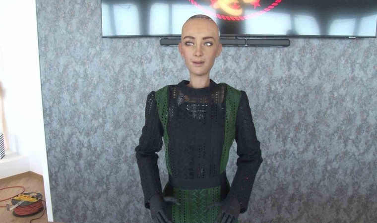 İnsana en çok benzeyen robot Sophia, Çamlıca Kulesinde radyo yayını yapacak