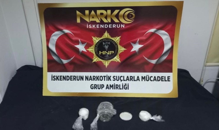 İskenderunda şüpheli şahsın üzerinden 480 gram metanfetamin çıktı