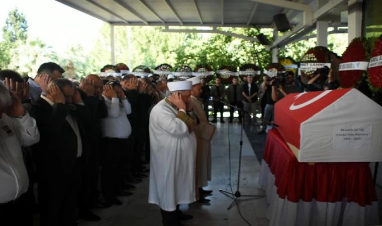 İstanbul Emniyet Müdürü Aktaş’ın babası İzmir’de toprağa verildi