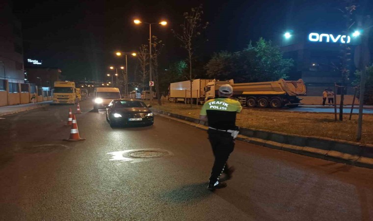 İstanbulda uyuşturucu denetimi: Araçlar tek tek durdurularak arandı