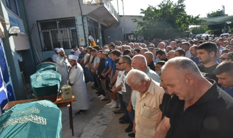 İzmir’de 5 kişinin öldüğü 20 kişinin yaralandığı kaza kamerada (4)