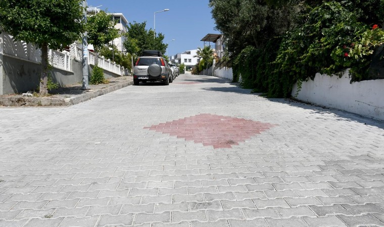 Kadınlar Denizi Mahallesinde 44 bin metrekarelik yol yenileniyor