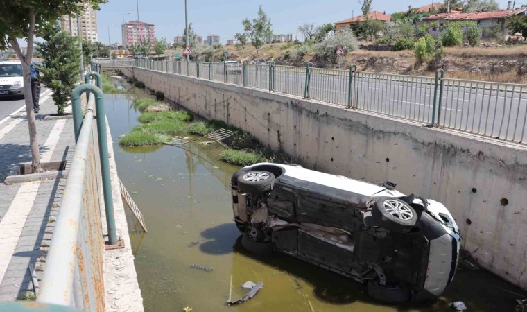 Kanala uçan otomobilde can pazarı