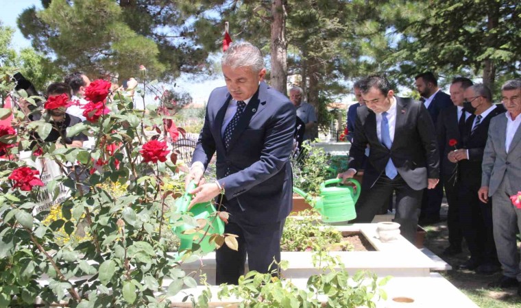 Karamanda 15 Temmuz Demokrasi ve Milli Birlik Günü etkinlikleri şehitlik ziyaretiyle başladı