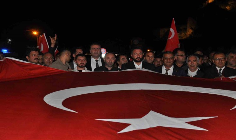 Karslılar 15 Temmuzda demokrasi meydanını doldurdu