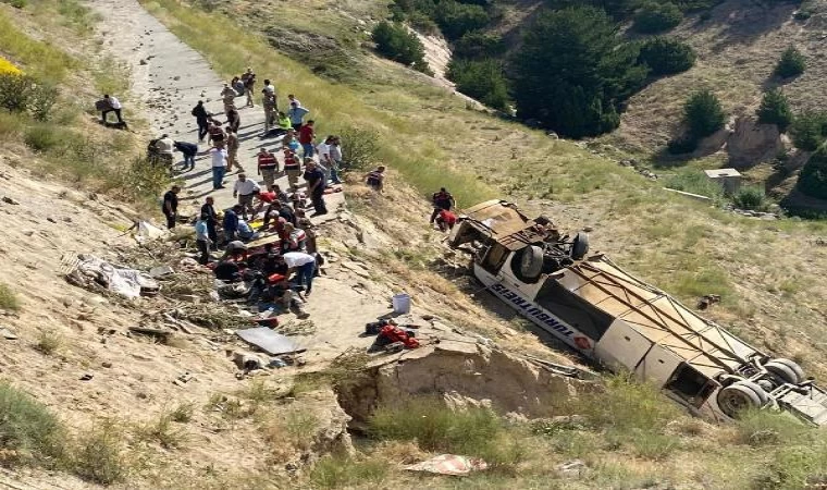 Kars’ta yolcu otobüsü viyadükten uçtu: 3 ölü, 16 yaralı - (2) Yeniden