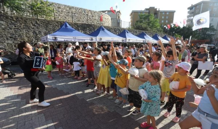 Kartal’da çocuklar mahalle şenliklerinde buluşmaya başladı