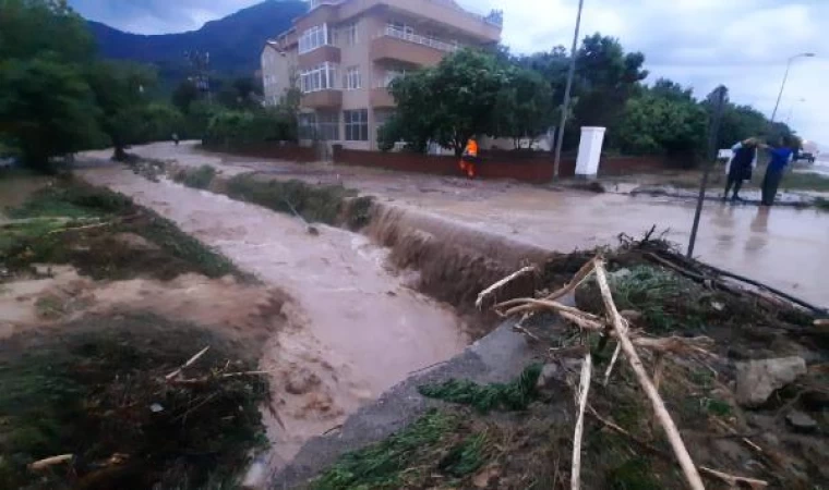 Kastamonu’da dereler taştı, evleri su bastı