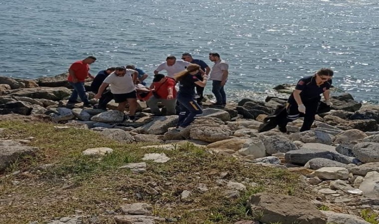 Kayalıklardan düşen adam boğulma tehlikesi geçirdi