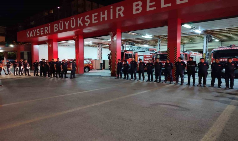 Kayseri İtfaiyesinden Mersine 4 araç, 13 personel ile destek