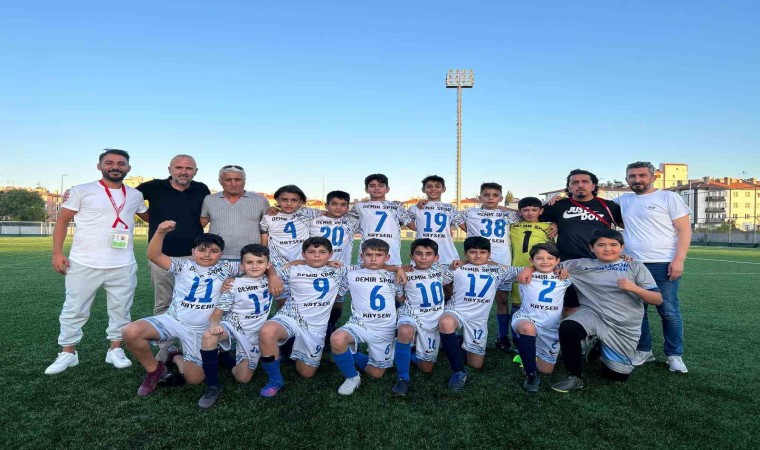 Kayseri U-12 Liginde şampiyon Demirspor oldu