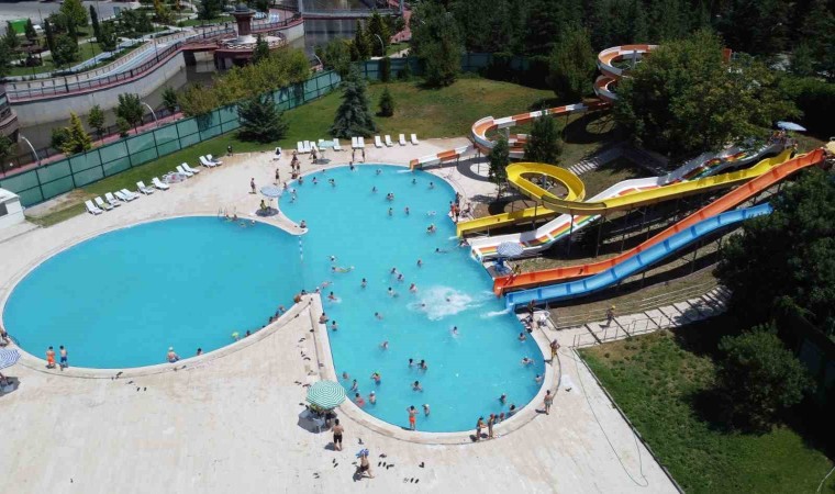 Keçiörende deniz tadında aquaparklar