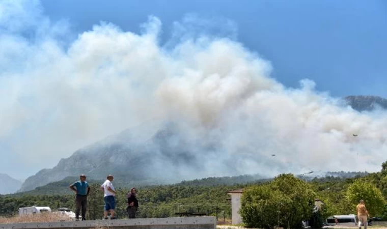 Kemer’deki orman yangınına havadan müdahale/ Ek Fotoğraflar