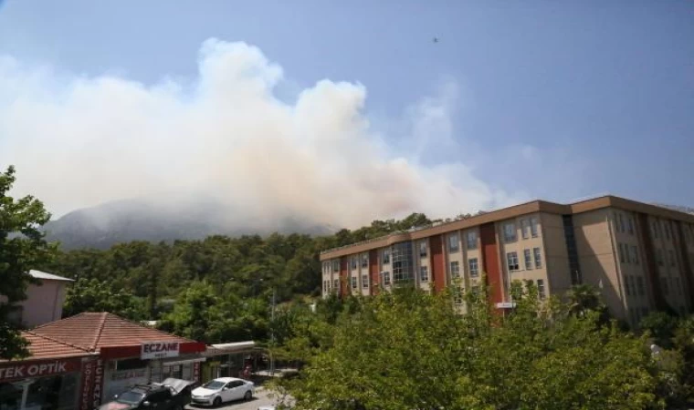 Kemer’deki orman yangınına havadan müdahale/Ek fotoğraflar