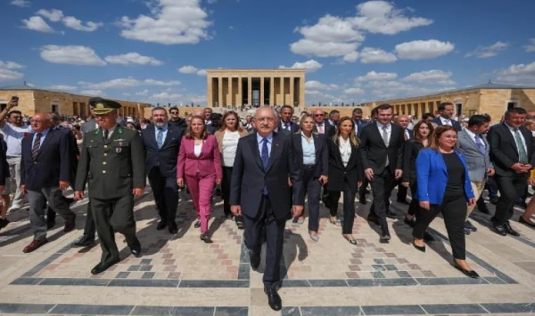 Kılıçdaroğlu, Lozan’ın 100’üncü yılında Anıtkabir’i ziyaret etti