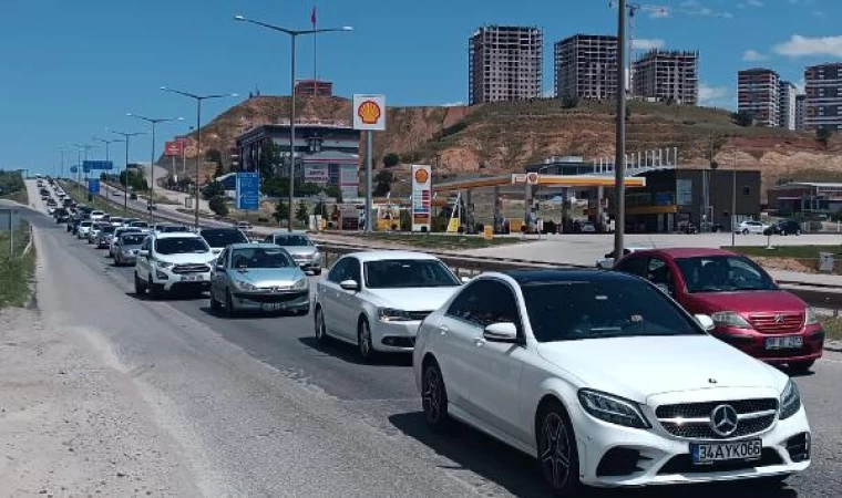 ’Kilit kavşak’ta bayram dönüşü trafiği başladı