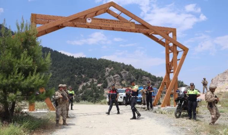 Komandolar yangın riskine karşı orman nöbetinde