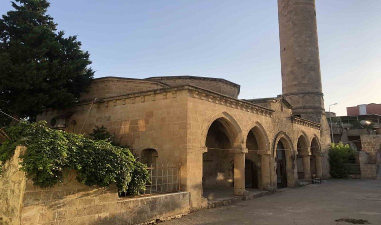 Kozlukta 318 yıllık İbrahim Bey Camii depremlere rağmen varlığını koruyor