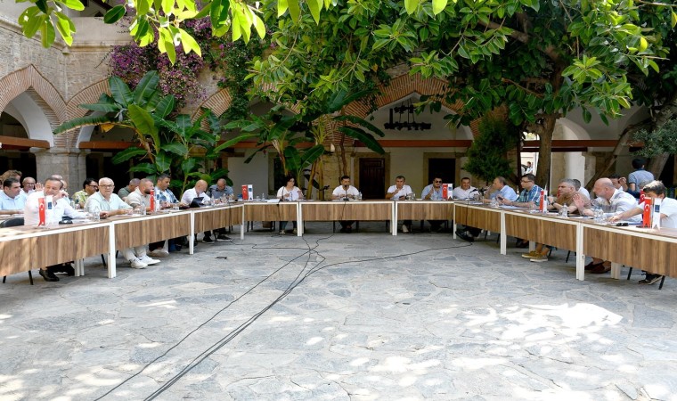 Kuşadası Belediye Meclisinde Millet İttifakından Cumhur İttifakına ‘Birlik çağrısı