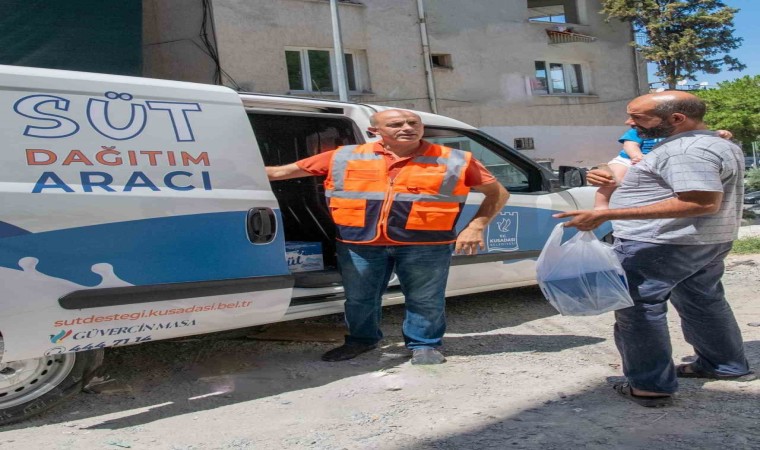 Kuşadası Belediyesinin süt desteği ile çocuklar sağlıklı büyüyor